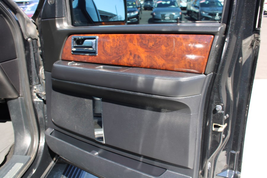 2015 Lincoln Navigator 4WD 4dr, available for sale in Plantsville, Connecticut | Auto House of Luxury. Plantsville, Connecticut 2015 Lincoln Navigator 4WD 4dr, available for sale in Plantsville, Connecticut | Auto House of Luxury. Plantsville, Connecticut