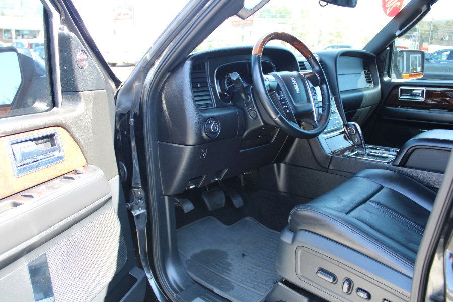 2015 Lincoln Navigator 4WD 4dr, available for sale in Plantsville, Connecticut | Auto House of Luxury. Plantsville, Connecticut 2015 Lincoln Navigator 4WD 4dr, available for sale in Plantsville, Connecticut | Auto House of Luxury. Plantsville, Connecticut