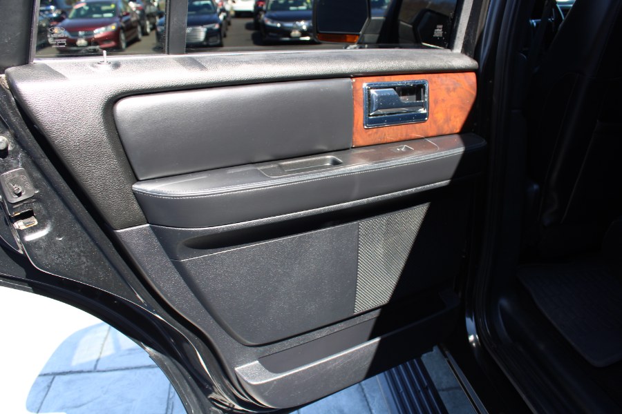2015 Lincoln Navigator 4WD 4dr, available for sale in Plantsville, Connecticut | Auto House of Luxury. Plantsville, Connecticut 2015 Lincoln Navigator 4WD 4dr, available for sale in Plantsville, Connecticut | Auto House of Luxury. Plantsville, Connecticut