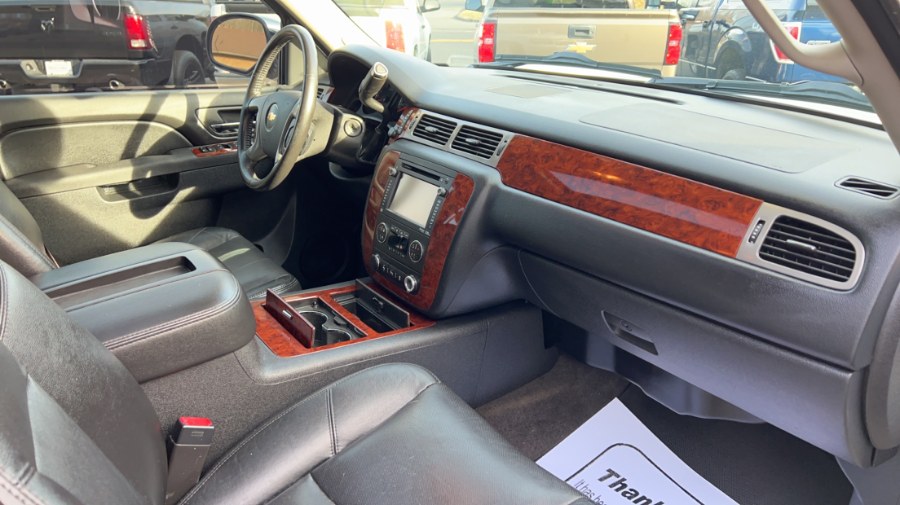 2014 Chevrolet Tahoe 4WD 4dr LTZ, available for sale in Waterbury, Connecticut | West End Automotive Center. Waterbury, Connecticut 2014 Chevrolet Tahoe 4WD 4dr LTZ, available for sale in Waterbury, Connecticut | West End Automotive Center. Waterbury, Connecticut