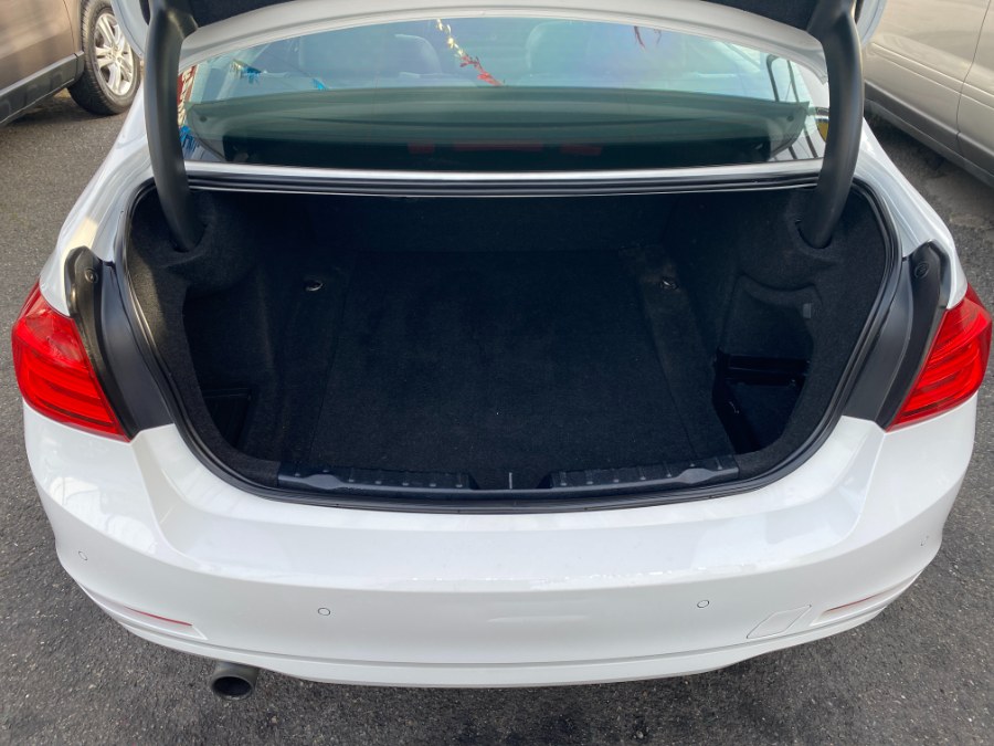 2013 BMW 3 Series 4dr Sdn 320i xDrive AWD, available for sale in Middle Village, New York | Middle Village Motors . Middle Village, New York 2013 BMW 3 Series 4dr Sdn 320i xDrive AWD, available for sale in Middle Village, New York | Middle Village Motors . Middle Village, New York
