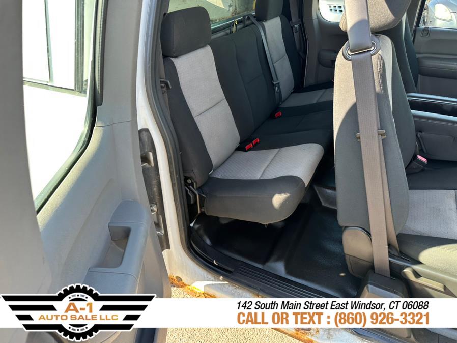 2007 Chevrolet Silverado 1500 4WD Ext Cab 134.0" LT w/1LT, available for sale in East Windsor, Connecticut | A1 Auto Sale LLC. East Windsor, Connecticut 2007 Chevrolet Silverado 1500 4WD Ext Cab 134.0" LT w/1LT, available for sale in East Windsor, Connecticut | A1 Auto Sale LLC. East Windsor, Connecticut