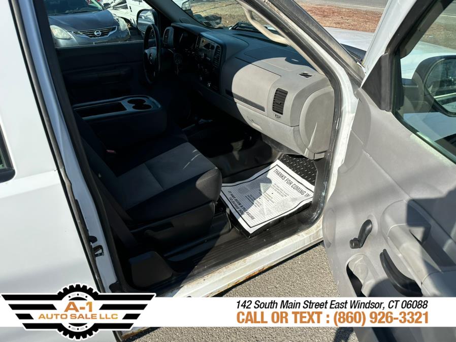 2007 Chevrolet Silverado 1500 4WD Ext Cab 134.0" LT w/1LT, available for sale in East Windsor, Connecticut | A1 Auto Sale LLC. East Windsor, Connecticut 2007 Chevrolet Silverado 1500 4WD Ext Cab 134.0" LT w/1LT, available for sale in East Windsor, Connecticut | A1 Auto Sale LLC. East Windsor, Connecticut