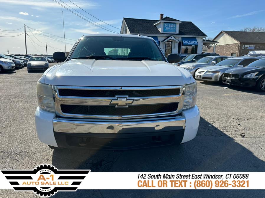 2007 Chevrolet Silverado 1500 4WD Ext Cab 134.0" LT w/1LT, available for sale in East Windsor, Connecticut | A1 Auto Sale LLC. East Windsor, Connecticut 2007 Chevrolet Silverado 1500 4WD Ext Cab 134.0" LT w/1LT, available for sale in East Windsor, Connecticut | A1 Auto Sale LLC. East Windsor, Connecticut