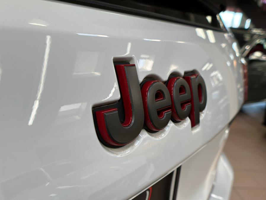 2018 Jeep Grand Cherokee Trailhawk 4x4 *Ltd Avail*, available for sale in Massapequa Park, New York | Power Motors East. Massapequa Park, New York 2018 Jeep Grand Cherokee Trailhawk 4x4 *Ltd Avail*, available for sale in Massapequa Park, New York | Power Motors East. Massapequa Park, New York