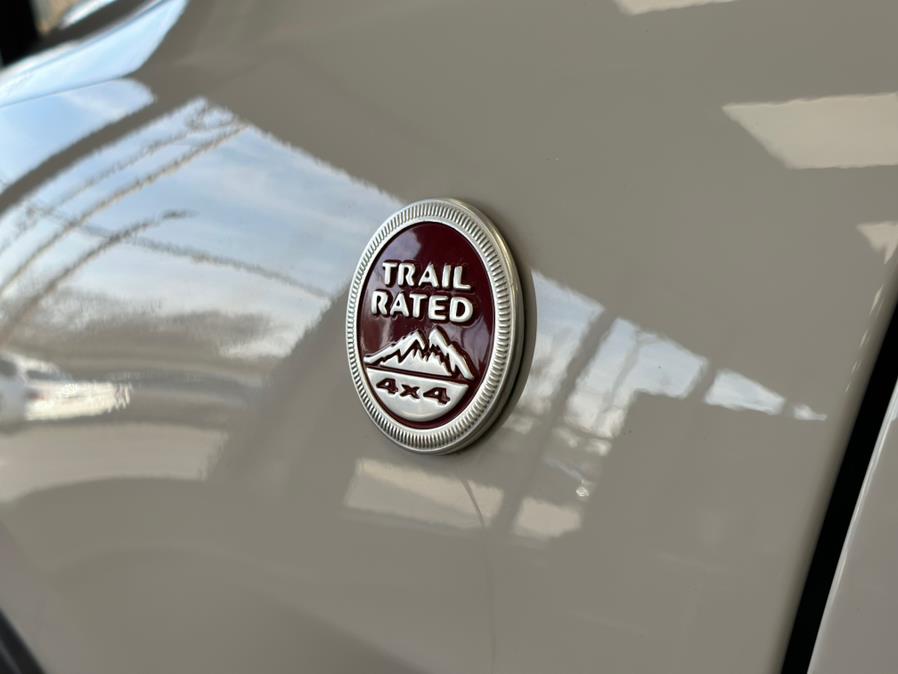 2018 Jeep Grand Cherokee Trailhawk 4x4 *Ltd Avail*, available for sale in Massapequa Park, New York | Power Motors East. Massapequa Park, New York 2018 Jeep Grand Cherokee Trailhawk 4x4 *Ltd Avail*, available for sale in Massapequa Park, New York | Power Motors East. Massapequa Park, New York
