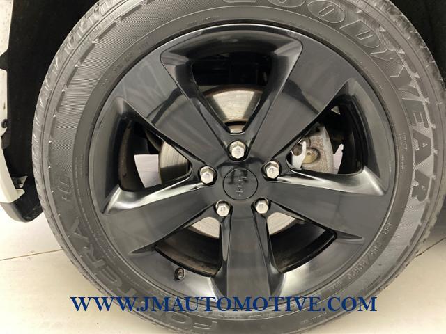 2015 Jeep Grand Cherokee 4WD 4dr Altitude, available for sale in Naugatuck, Connecticut | J&M Automotive Sls&Svc LLC. Naugatuck, Connecticut 2015 Jeep Grand Cherokee 4WD 4dr Altitude, available for sale in Naugatuck, Connecticut | J&M Automotive Sls&Svc LLC. Naugatuck, Connecticut
