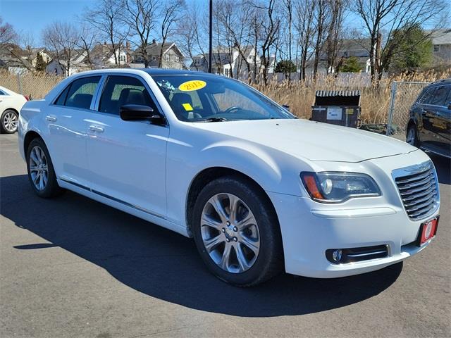 2013 Chrysler 300 S, available for sale in Stratford, Connecticut | Wiz Leasing Inc. Stratford, Connecticut 2013 Chrysler 300 S, available for sale in Stratford, Connecticut | Wiz Leasing Inc. Stratford, Connecticut