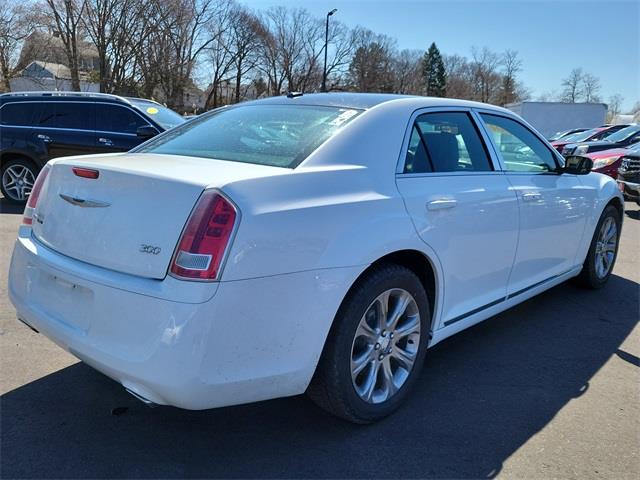 2013 Chrysler 300 S, available for sale in Stratford, Connecticut | Wiz Leasing Inc. Stratford, Connecticut 2013 Chrysler 300 S, available for sale in Stratford, Connecticut | Wiz Leasing Inc. Stratford, Connecticut