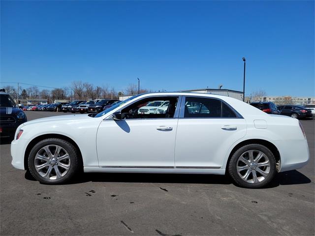 2013 Chrysler 300 S, available for sale in Stratford, Connecticut | Wiz Leasing Inc. Stratford, Connecticut 2013 Chrysler 300 S, available for sale in Stratford, Connecticut | Wiz Leasing Inc. Stratford, Connecticut