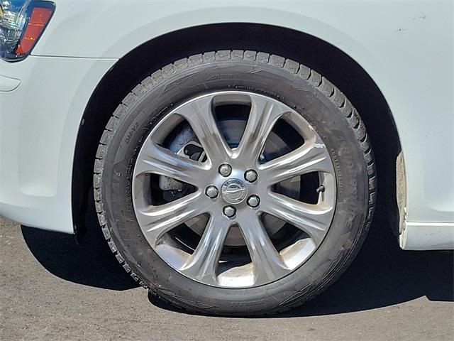 2013 Chrysler 300 S, available for sale in Stratford, Connecticut | Wiz Leasing Inc. Stratford, Connecticut 2013 Chrysler 300 S, available for sale in Stratford, Connecticut | Wiz Leasing Inc. Stratford, Connecticut
