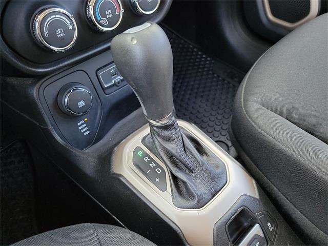 2017 Jeep Renegade Latitude, available for sale in Stratford, Connecticut | Wiz Leasing Inc. Stratford, Connecticut 2017 Jeep Renegade Latitude, available for sale in Stratford, Connecticut | Wiz Leasing Inc. Stratford, Connecticut