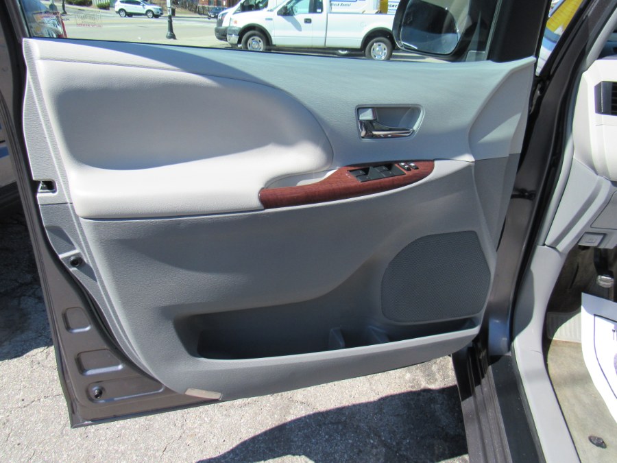 2014 Toyota Sienna XLE, available for sale in Worcester, Massachusetts | Hilario's Auto Sales Inc.. Worcester, Massachusetts 2014 Toyota Sienna XLE, available for sale in Worcester, Massachusetts | Hilario's Auto Sales Inc.. Worcester, Massachusetts