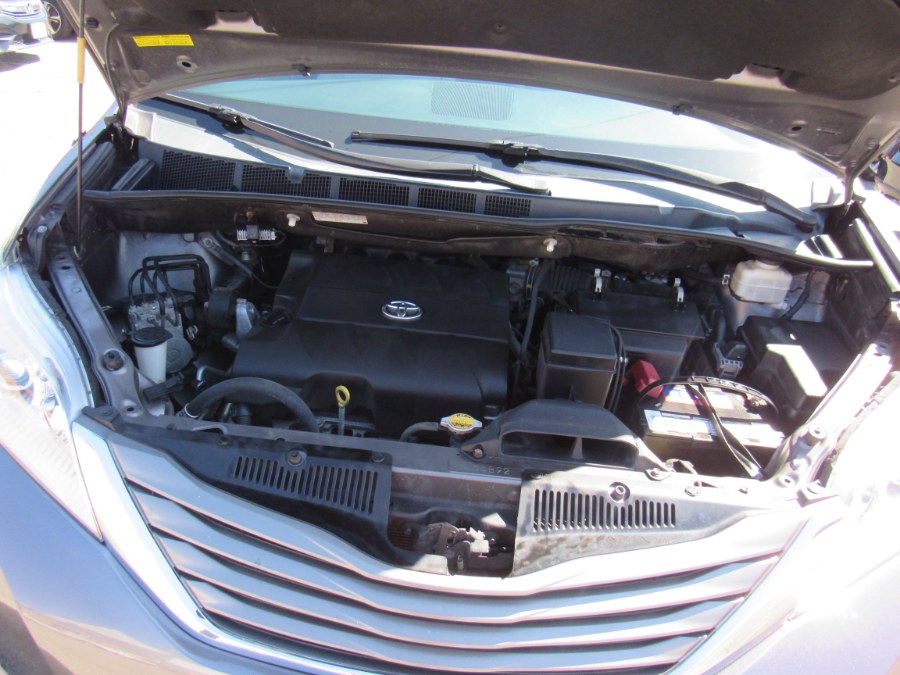 2014 Toyota Sienna XLE, available for sale in Worcester, Massachusetts | Hilario's Auto Sales Inc.. Worcester, Massachusetts 2014 Toyota Sienna XLE, available for sale in Worcester, Massachusetts | Hilario's Auto Sales Inc.. Worcester, Massachusetts