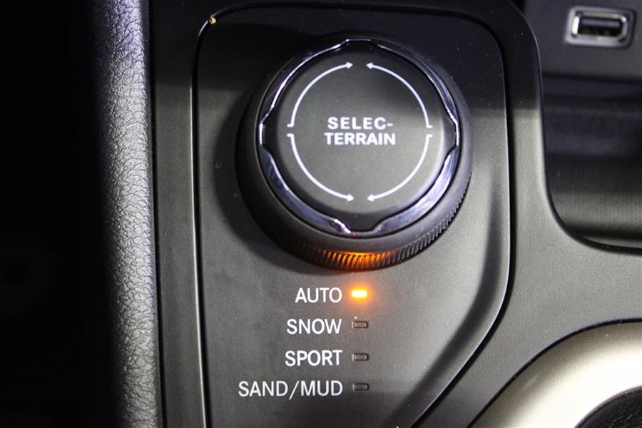 2016 Jeep Cherokee LATITUDE, available for sale in Paterson, New Jersey | Fast Track Motors. Paterson, New Jersey 2016 Jeep Cherokee LATITUDE, available for sale in Paterson, New Jersey | Fast Track Motors. Paterson, New Jersey
