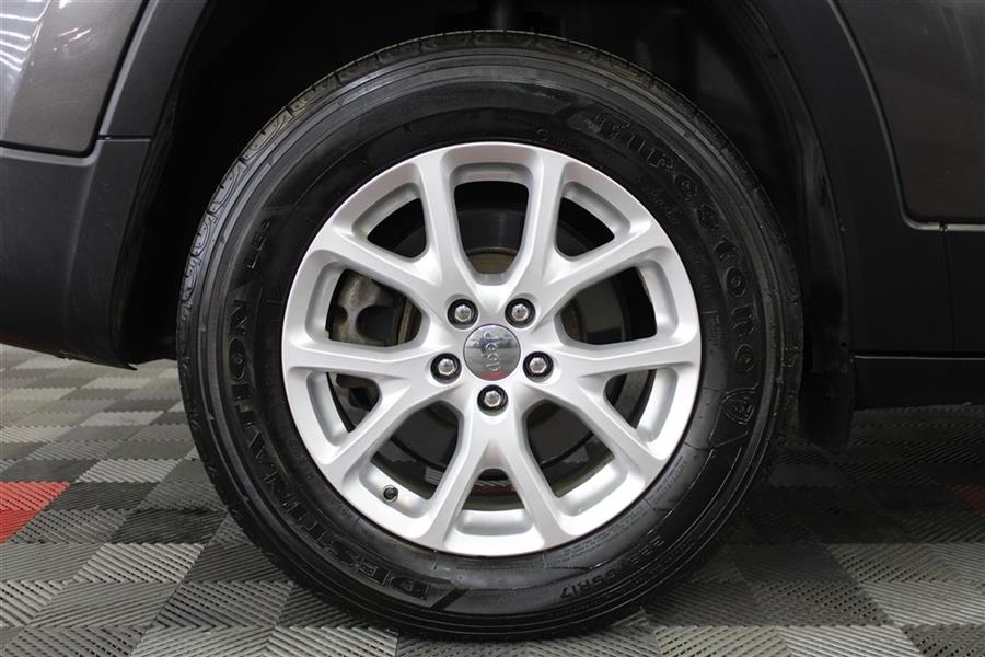 2016 Jeep Cherokee LATITUDE, available for sale in Paterson, New Jersey | Fast Track Motors. Paterson, New Jersey 2016 Jeep Cherokee LATITUDE, available for sale in Paterson, New Jersey | Fast Track Motors. Paterson, New Jersey