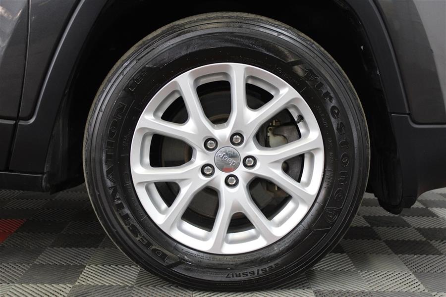 2016 Jeep Cherokee LATITUDE, available for sale in Paterson, New Jersey | Fast Track Motors. Paterson, New Jersey 2016 Jeep Cherokee LATITUDE, available for sale in Paterson, New Jersey | Fast Track Motors. Paterson, New Jersey