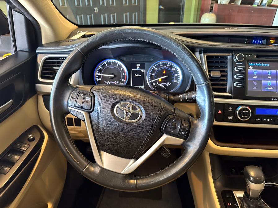 2015 Toyota Highlander AWD 4dr V6 XLE (Natl), available for sale in West Hartford, Connecticut | AutoMax. West Hartford, Connecticut 2015 Toyota Highlander AWD 4dr V6 XLE (Natl), available for sale in West Hartford, Connecticut | AutoMax. West Hartford, Connecticut