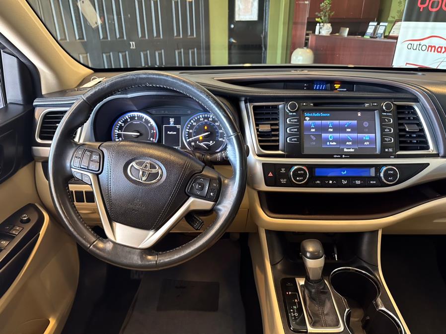 2015 Toyota Highlander AWD 4dr V6 XLE (Natl), available for sale in West Hartford, Connecticut | AutoMax. West Hartford, Connecticut 2015 Toyota Highlander AWD 4dr V6 XLE (Natl), available for sale in West Hartford, Connecticut | AutoMax. West Hartford, Connecticut