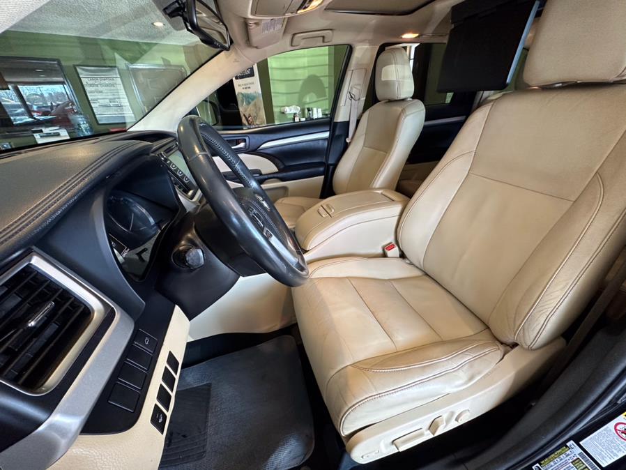 2015 Toyota Highlander AWD 4dr V6 XLE (Natl), available for sale in West Hartford, Connecticut | AutoMax. West Hartford, Connecticut 2015 Toyota Highlander AWD 4dr V6 XLE (Natl), available for sale in West Hartford, Connecticut | AutoMax. West Hartford, Connecticut