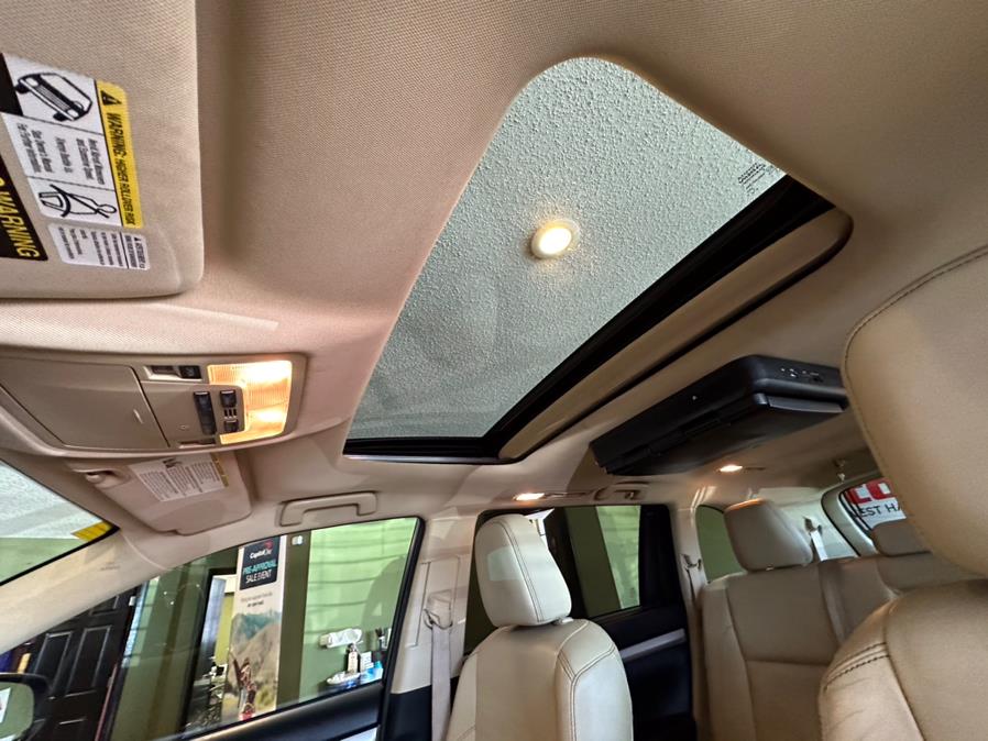 2015 Toyota Highlander AWD 4dr V6 XLE (Natl), available for sale in West Hartford, Connecticut | AutoMax. West Hartford, Connecticut 2015 Toyota Highlander AWD 4dr V6 XLE (Natl), available for sale in West Hartford, Connecticut | AutoMax. West Hartford, Connecticut