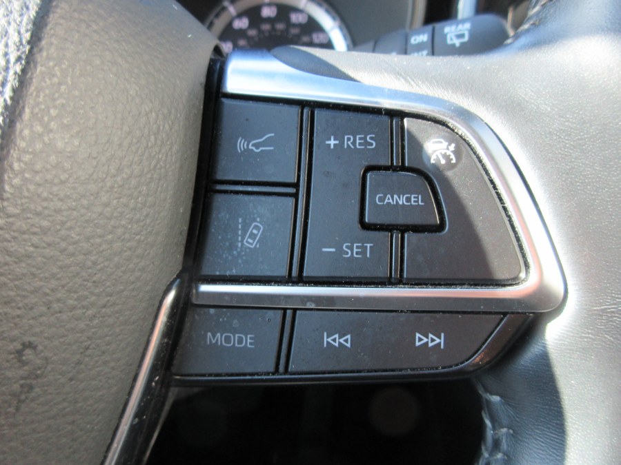 2021 Toyota Highlander LE FWD (Natl), available for sale in Linden, New Jersey | Route 27 Auto Mall. Linden, New Jersey 2021 Toyota Highlander LE FWD (Natl), available for sale in Linden, New Jersey | Route 27 Auto Mall. Linden, New Jersey