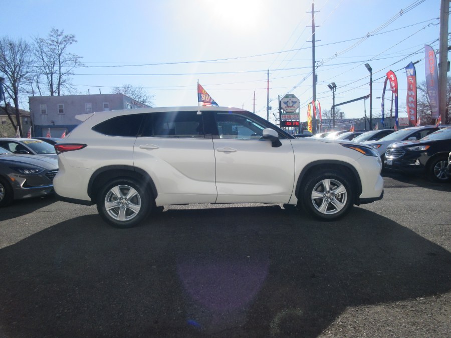 2021 Toyota Highlander LE FWD (Natl), available for sale in Linden, New Jersey | Route 27 Auto Mall. Linden, New Jersey 2021 Toyota Highlander LE FWD (Natl), available for sale in Linden, New Jersey | Route 27 Auto Mall. Linden, New Jersey