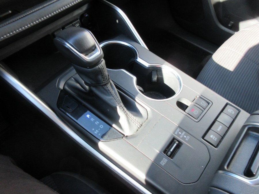 2021 Toyota Highlander LE FWD (Natl), available for sale in Linden, New Jersey | Route 27 Auto Mall. Linden, New Jersey 2021 Toyota Highlander LE FWD (Natl), available for sale in Linden, New Jersey | Route 27 Auto Mall. Linden, New Jersey