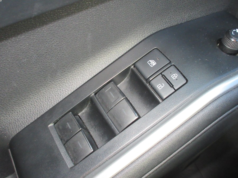 2021 Toyota Highlander LE FWD (Natl), available for sale in Linden, New Jersey | Route 27 Auto Mall. Linden, New Jersey 2021 Toyota Highlander LE FWD (Natl), available for sale in Linden, New Jersey | Route 27 Auto Mall. Linden, New Jersey