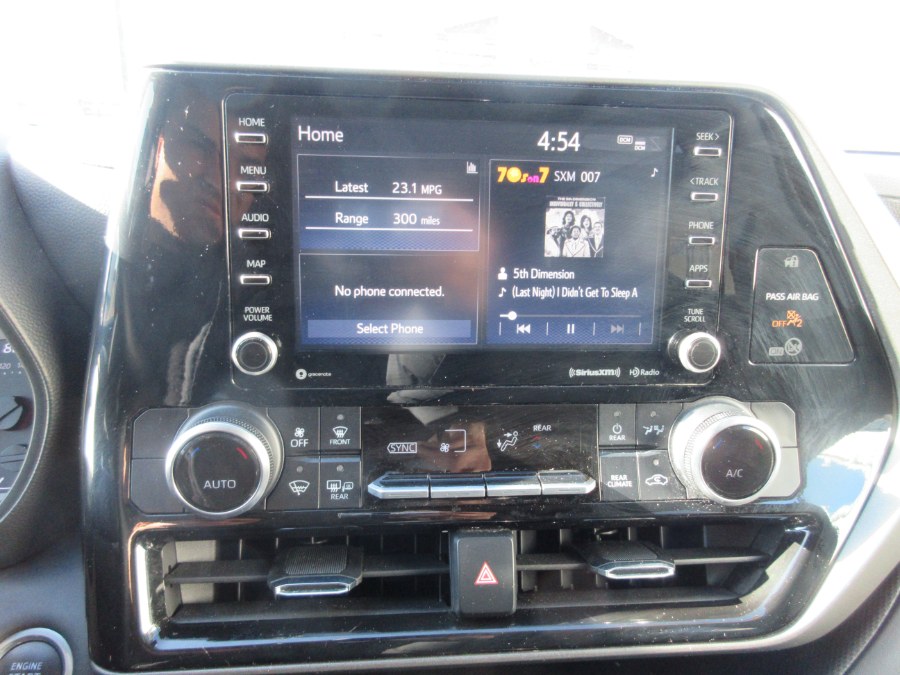 2021 Toyota Highlander LE FWD (Natl), available for sale in Linden, New Jersey | Route 27 Auto Mall. Linden, New Jersey 2021 Toyota Highlander LE FWD (Natl), available for sale in Linden, New Jersey | Route 27 Auto Mall. Linden, New Jersey