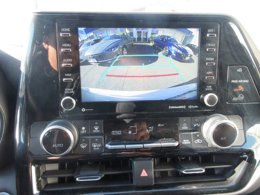 2021 Toyota Highlander LE FWD (Natl), available for sale in Linden, New Jersey | Route 27 Auto Mall. Linden, New Jersey 2021 Toyota Highlander LE FWD (Natl), available for sale in Linden, New Jersey | Route 27 Auto Mall. Linden, New Jersey