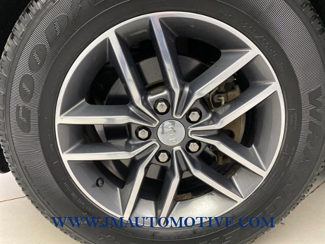 2017 Jeep Grand Cherokee Limited 4x4, available for sale in Naugatuck, Connecticut | J&M Automotive Sls&Svc LLC. Naugatuck, Connecticut 2017 Jeep Grand Cherokee Limited 4x4, available for sale in Naugatuck, Connecticut | J&M Automotive Sls&Svc LLC. Naugatuck, Connecticut