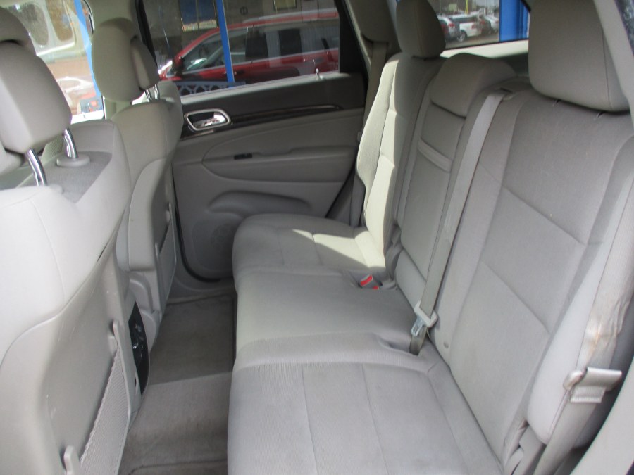 2011 Jeep Grand Cherokee 4WD 4dr Laredo X, available for sale in Meriden, Connecticut | Cos Central Auto. Meriden, Connecticut 2011 Jeep Grand Cherokee 4WD 4dr Laredo X, available for sale in Meriden, Connecticut | Cos Central Auto. Meriden, Connecticut
