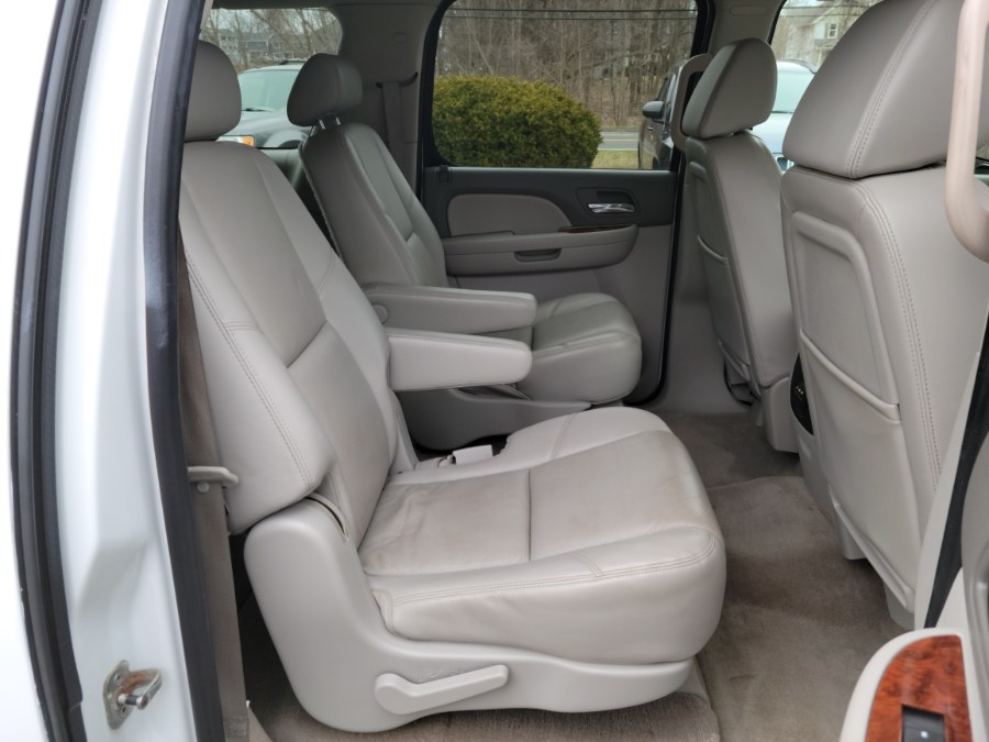 2009 Chevrolet Suburban 4WD 4dr 1500 LTZ Leather & DVD, available for sale in East Windsor, Connecticut | Toro Auto. East Windsor, Connecticut 2009 Chevrolet Suburban 4WD 4dr 1500 LTZ Leather & DVD, available for sale in East Windsor, Connecticut | Toro Auto. East Windsor, Connecticut