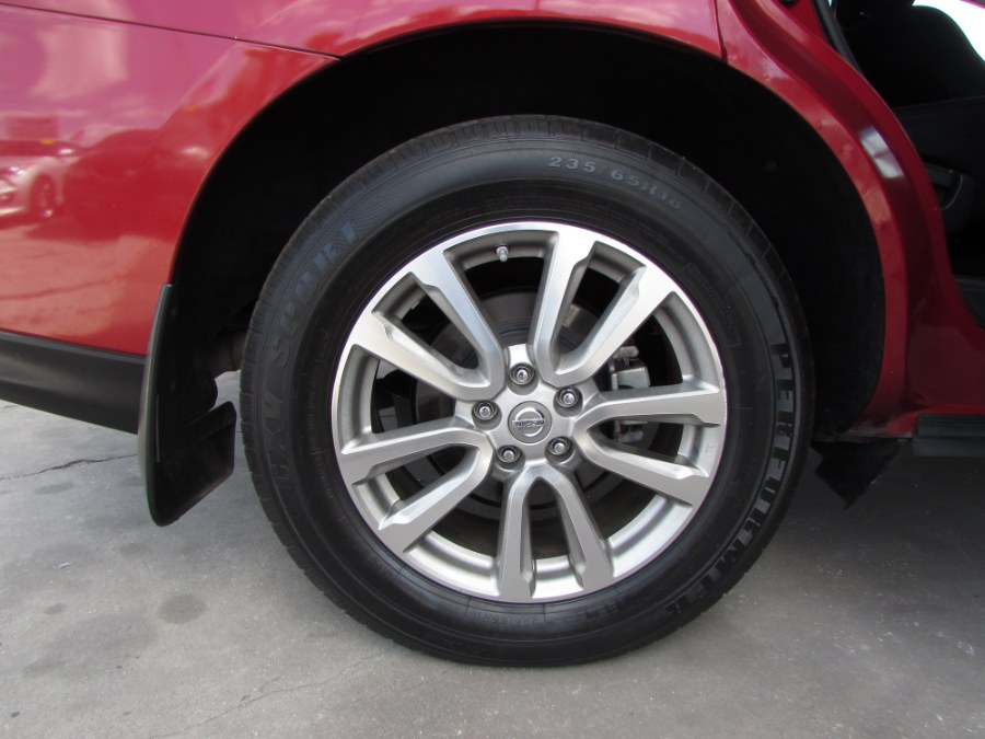 2015 Nissan Pathfinder 2WD 4dr S, available for sale in Orlando, Florida | VIP Auto Enterprise, Inc. Orlando, Florida 2015 Nissan Pathfinder 2WD 4dr S, available for sale in Orlando, Florida | VIP Auto Enterprise, Inc. Orlando, Florida