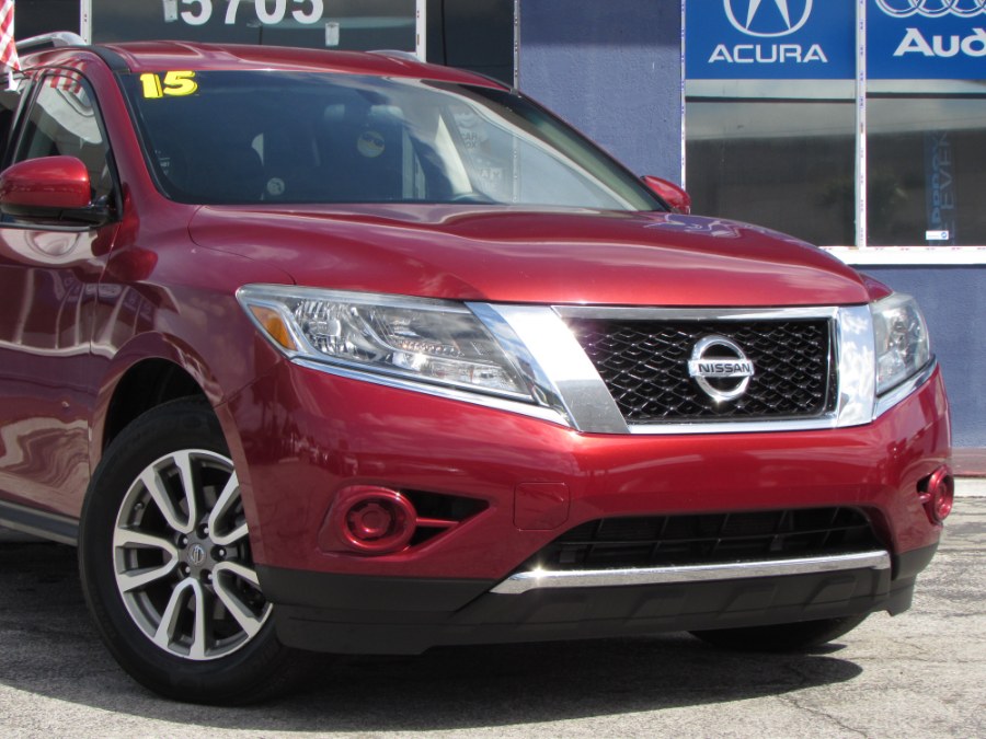 2015 Nissan Pathfinder 2WD 4dr S, available for sale in Orlando, Florida | VIP Auto Enterprise, Inc. Orlando, Florida 2015 Nissan Pathfinder 2WD 4dr S, available for sale in Orlando, Florida | VIP Auto Enterprise, Inc. Orlando, Florida