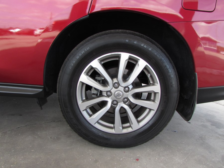 2015 Nissan Pathfinder 2WD 4dr S, available for sale in Orlando, Florida | VIP Auto Enterprise, Inc. Orlando, Florida 2015 Nissan Pathfinder 2WD 4dr S, available for sale in Orlando, Florida | VIP Auto Enterprise, Inc. Orlando, Florida