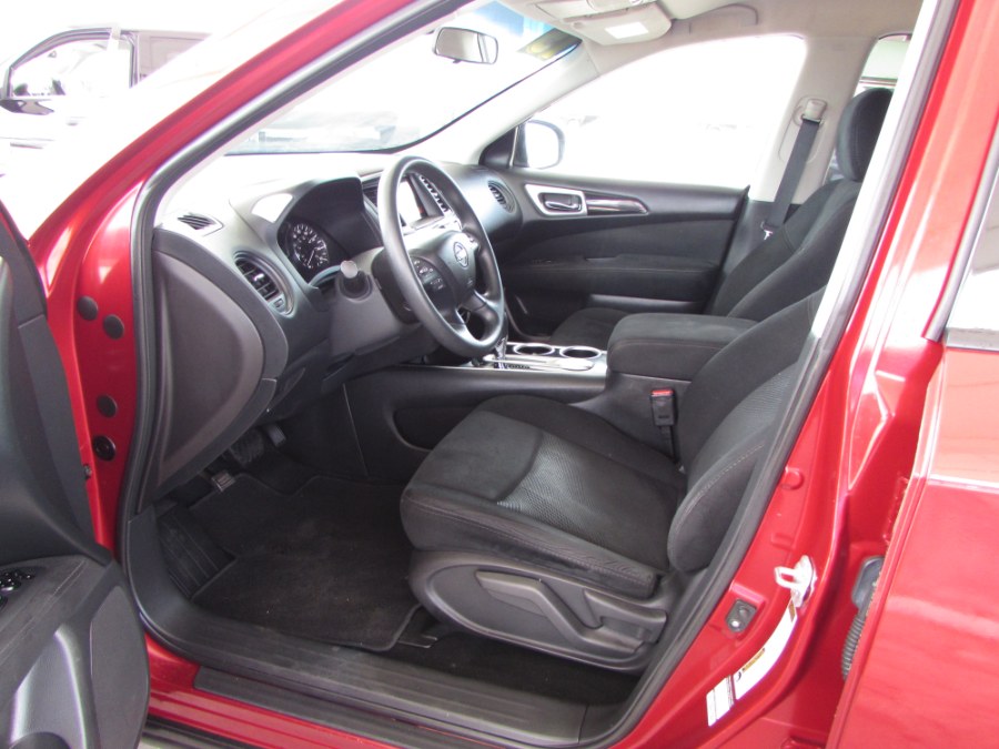 2015 Nissan Pathfinder 2WD 4dr S, available for sale in Orlando, Florida | VIP Auto Enterprise, Inc. Orlando, Florida 2015 Nissan Pathfinder 2WD 4dr S, available for sale in Orlando, Florida | VIP Auto Enterprise, Inc. Orlando, Florida