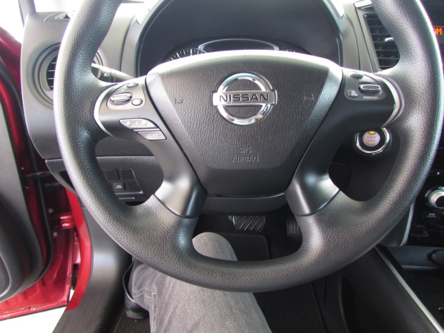 2015 Nissan Pathfinder 2WD 4dr S, available for sale in Orlando, Florida | VIP Auto Enterprise, Inc. Orlando, Florida 2015 Nissan Pathfinder 2WD 4dr S, available for sale in Orlando, Florida | VIP Auto Enterprise, Inc. Orlando, Florida