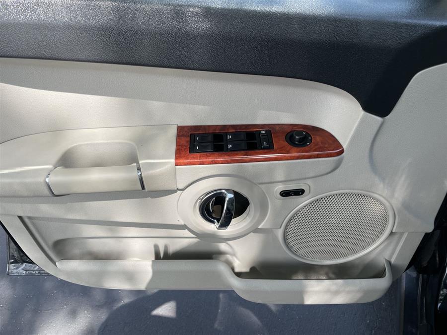 2006 Jeep Commander 4dr Limited 4WD, available for sale in Elida, Ohio | Josh's All Under Ten LLC. Elida, Ohio 2006 Jeep Commander 4dr Limited 4WD, available for sale in Elida, Ohio | Josh's All Under Ten LLC. Elida, Ohio