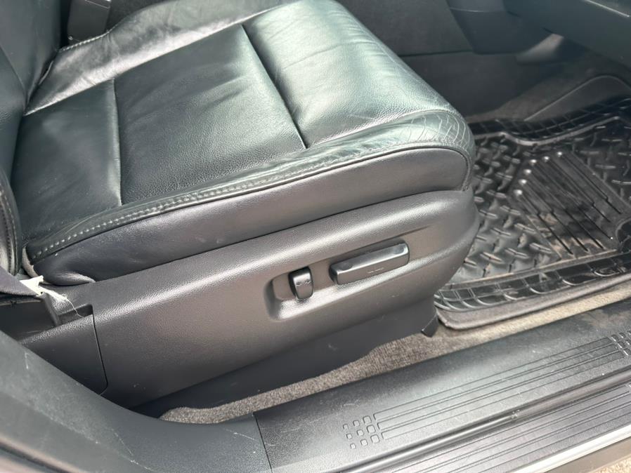 2011 Honda Pilot 4WD 4dr Touring w/RES & Navi, available for sale in South Windsor, Connecticut | Mike And Tony Auto Sales, Inc. South Windsor, Connecticut 2011 Honda Pilot 4WD 4dr Touring w/RES & Navi, available for sale in South Windsor, Connecticut | Mike And Tony Auto Sales, Inc. South Windsor, Connecticut