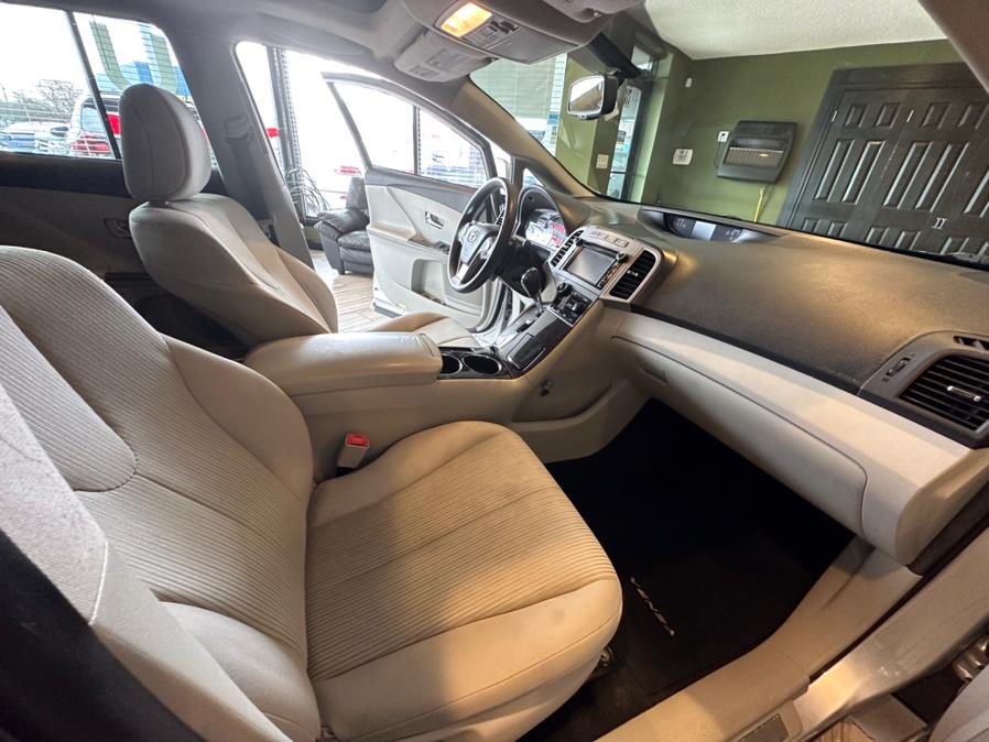 2014 Toyota Venza 4dr Wgn I4 AWD LE (Natl), available for sale in West Hartford, Connecticut | AutoMax. West Hartford, Connecticut 2014 Toyota Venza 4dr Wgn I4 AWD LE (Natl), available for sale in West Hartford, Connecticut | AutoMax. West Hartford, Connecticut