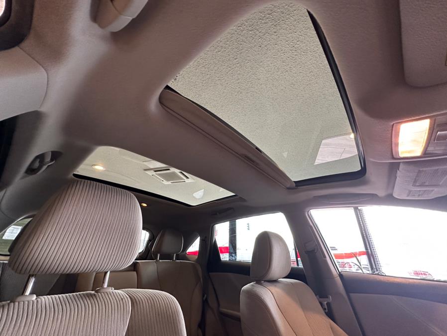 2014 Toyota Venza 4dr Wgn I4 AWD LE (Natl), available for sale in West Hartford, Connecticut | AutoMax. West Hartford, Connecticut 2014 Toyota Venza 4dr Wgn I4 AWD LE (Natl), available for sale in West Hartford, Connecticut | AutoMax. West Hartford, Connecticut