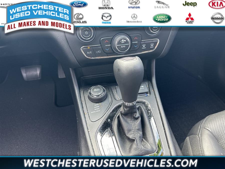 2020 Jeep Cherokee Limited, available for sale in White Plains, New York | Westchester Used Vehicles. White Plains, New York 2020 Jeep Cherokee Limited, available for sale in White Plains, New York | Westchester Used Vehicles. White Plains, New York