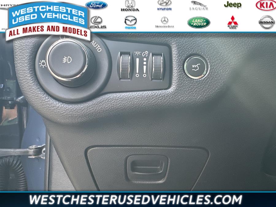 2020 Jeep Cherokee Limited, available for sale in White Plains, New York | Westchester Used Vehicles. White Plains, New York 2020 Jeep Cherokee Limited, available for sale in White Plains, New York | Westchester Used Vehicles. White Plains, New York
