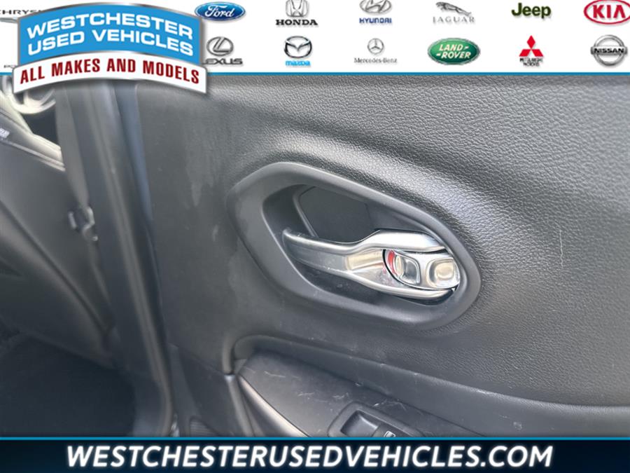 2020 Jeep Cherokee Limited, available for sale in White Plains, New York | Westchester Used Vehicles. White Plains, New York 2020 Jeep Cherokee Limited, available for sale in White Plains, New York | Westchester Used Vehicles. White Plains, New York