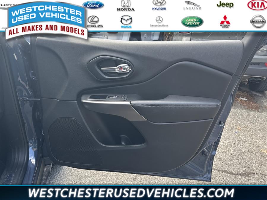 2020 Jeep Cherokee Limited, available for sale in White Plains, New York | Westchester Used Vehicles. White Plains, New York 2020 Jeep Cherokee Limited, available for sale in White Plains, New York | Westchester Used Vehicles. White Plains, New York