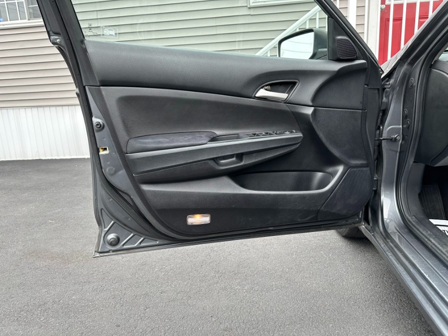 2011 Honda Accord Sdn 4dr I4 Auto LX, available for sale in Paterson, New Jersey | DZ Automall. Paterson, New Jersey 2011 Honda Accord Sdn 4dr I4 Auto LX, available for sale in Paterson, New Jersey | DZ Automall. Paterson, New Jersey