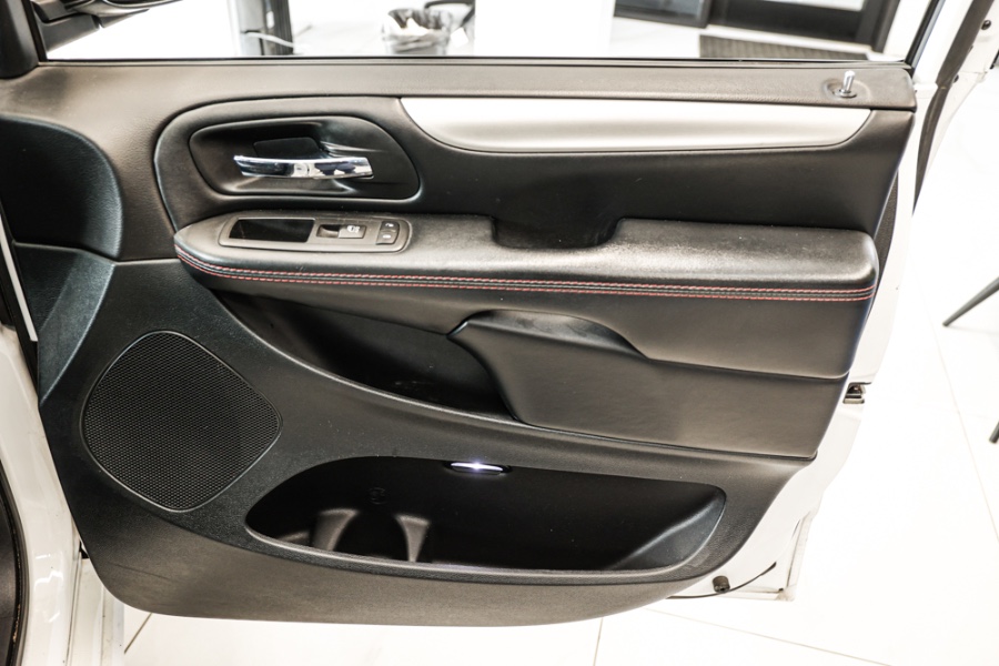 2019 Dodge Grand Caravan GT Wagon, available for sale in ELMONT, New York | 26 Motors Long Island. ELMONT, New York 2019 Dodge Grand Caravan GT Wagon, available for sale in ELMONT, New York | 26 Motors Long Island. ELMONT, New York