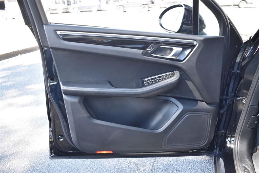 2021 Porsche Macan Base AWD 4dr SUV, available for sale in Great Neck, New York | Camy Cars. Great Neck, New York 2021 Porsche Macan Base AWD 4dr SUV, available for sale in Great Neck, New York | Camy Cars. Great Neck, New York